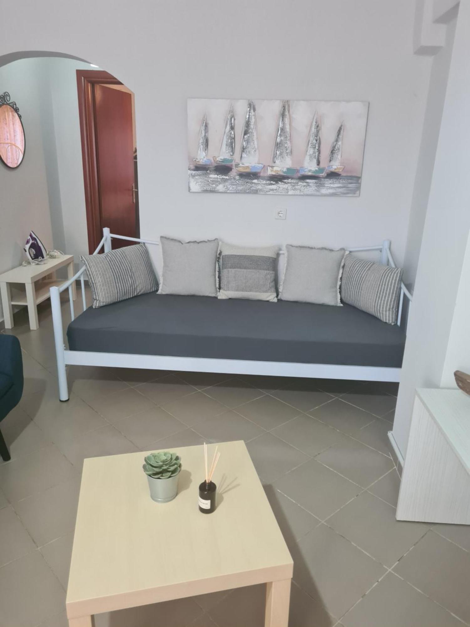 Makis Apartments Touzla Ofrínion Esterno foto